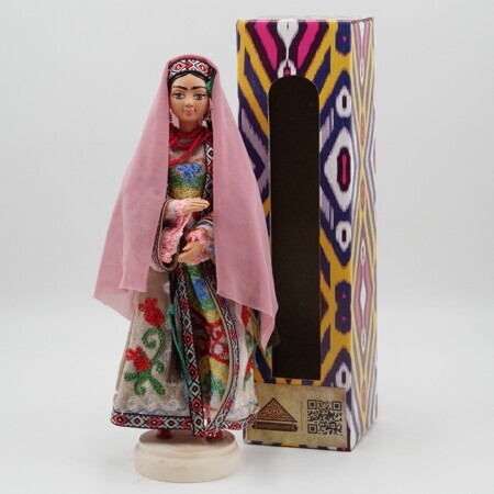 Узбекская кукла (кремовый халат, кремовое платье, розовая платок)