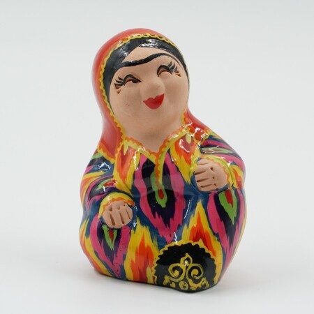 Керамическая фигурка женщины 4A