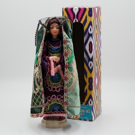 Узбекская кукла (одежда Ташкента, зеленый бархатный халат с вышивкой)