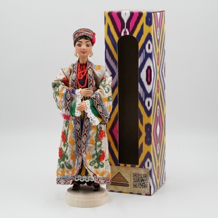 УЗБЕКСКАЯ КУКЛА (САЛАТОВЫЙ ХАЛАТ С НАЦИОНАЛЬНОЙ ВЫШИВКОЙ, АТЛАСНОЕ ПЛАТЬЕ)