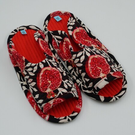 Тапочки домашние унисекс с рисунком гранат