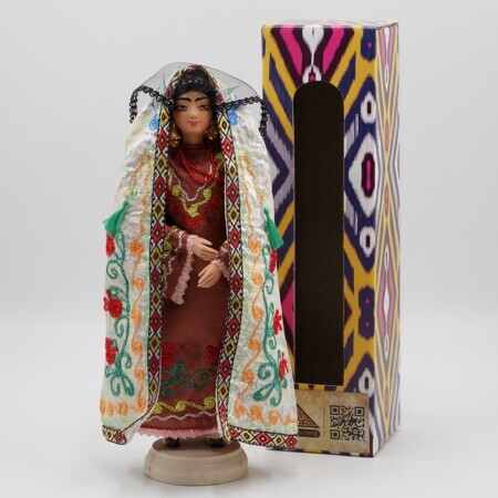 Узбекская кукла (бежевый халат, коричневое платье)